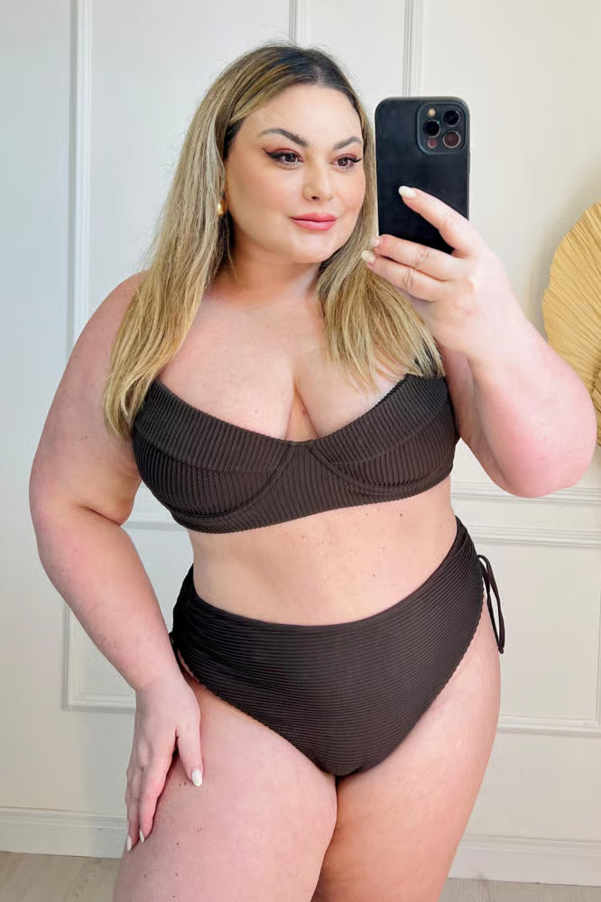 Biquíni Meia-Taça Plus Size Marrom Texturizado