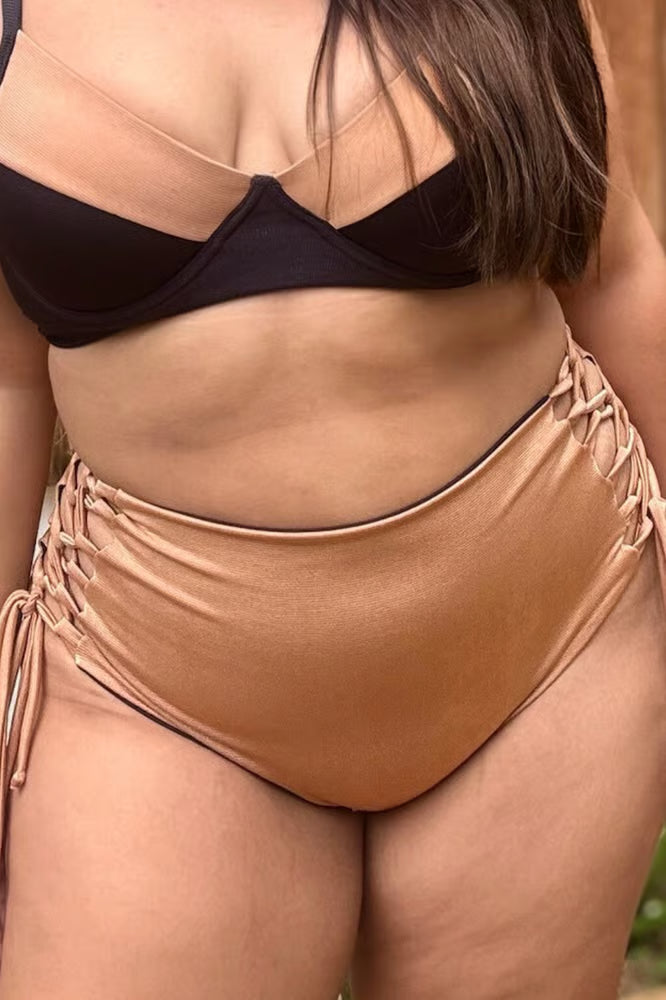 Calcinha Retrô Dupla Face Tiras Laterais Naomi Plus Size