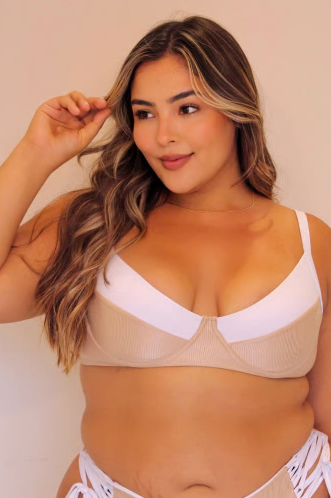Top Biquíni Plus Size Meia-Taça Bege Canelado/Branco