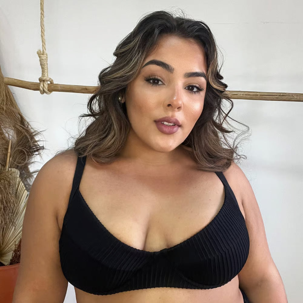 Top Biquíni Plus Size Meia-Taça Preto Texturizado